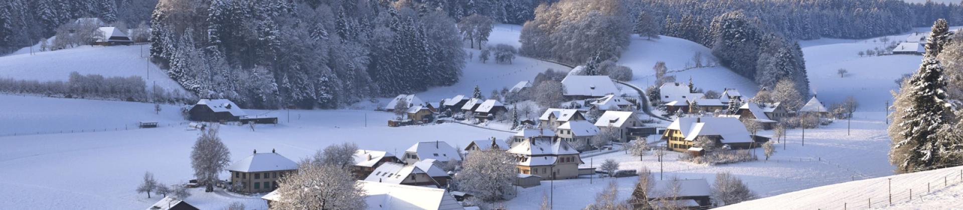 Dörfli und Platz im Winter
